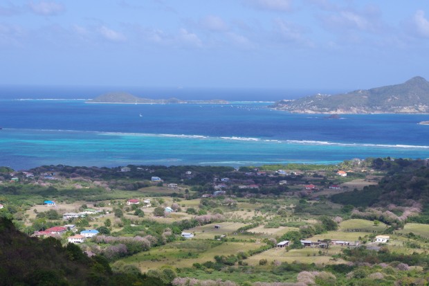 Blick von Carriacou auf Petite Martinique und Petite St. Vincent